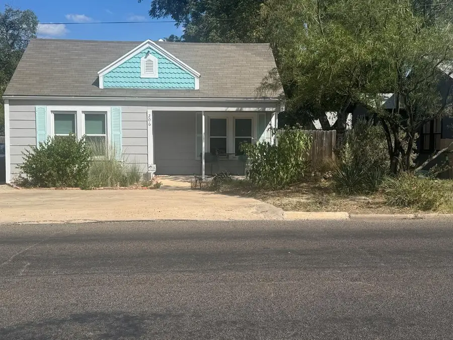 206 N Van Buren Street, San Angelo, TX 76901 - #3
