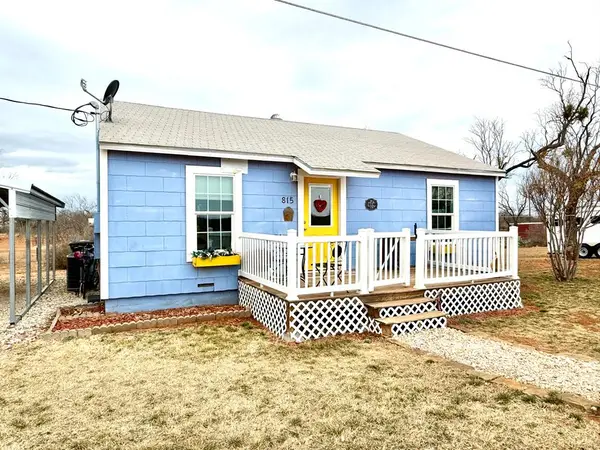 815 E Main St, Bronte, TX 76933