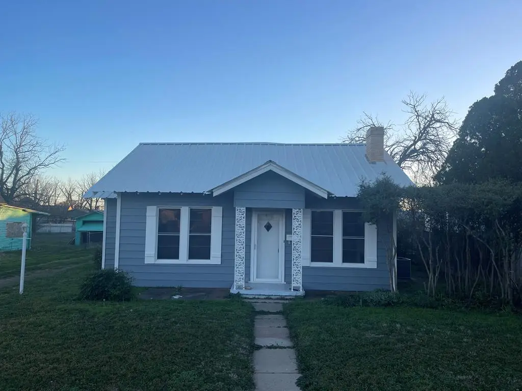 707 N 9th St, Ballinger, TX 76821 - #1