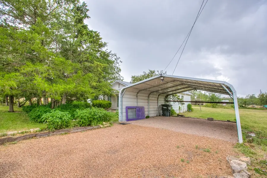 405 W James Avenue, Mertzon, TX 76941 - #3