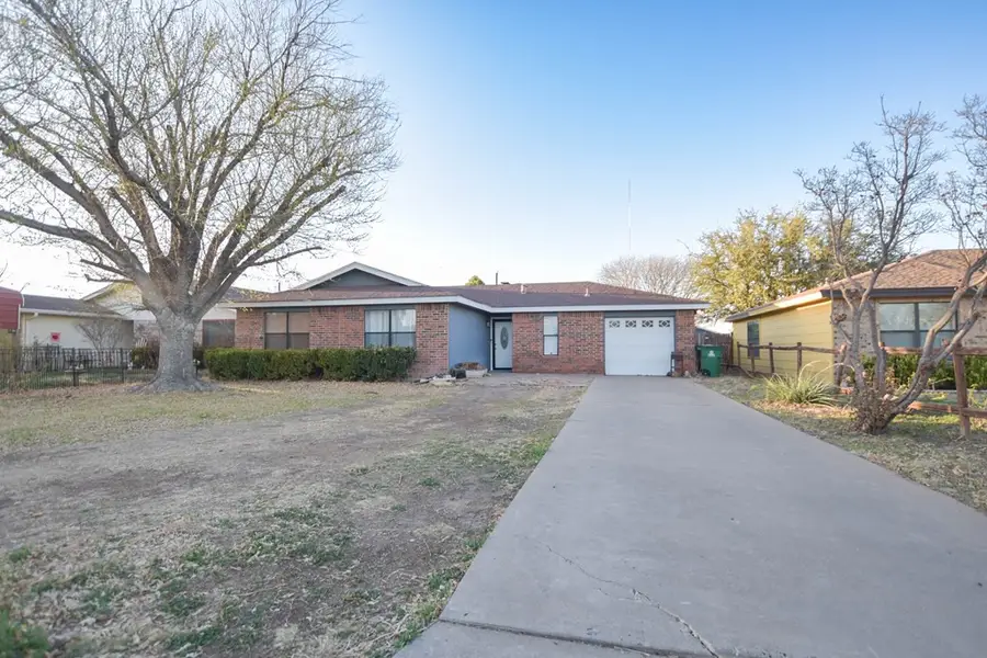 76 E 23rd Street, San Angelo, TX 76903 - #3