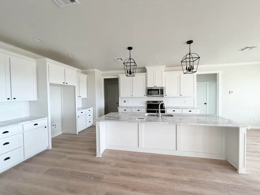 6025 Vista Del Sol Drive, San Angelo, TX 76904 - #3