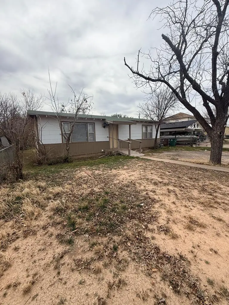 417 W Ave V, San Angelo, TX 76903 - #2