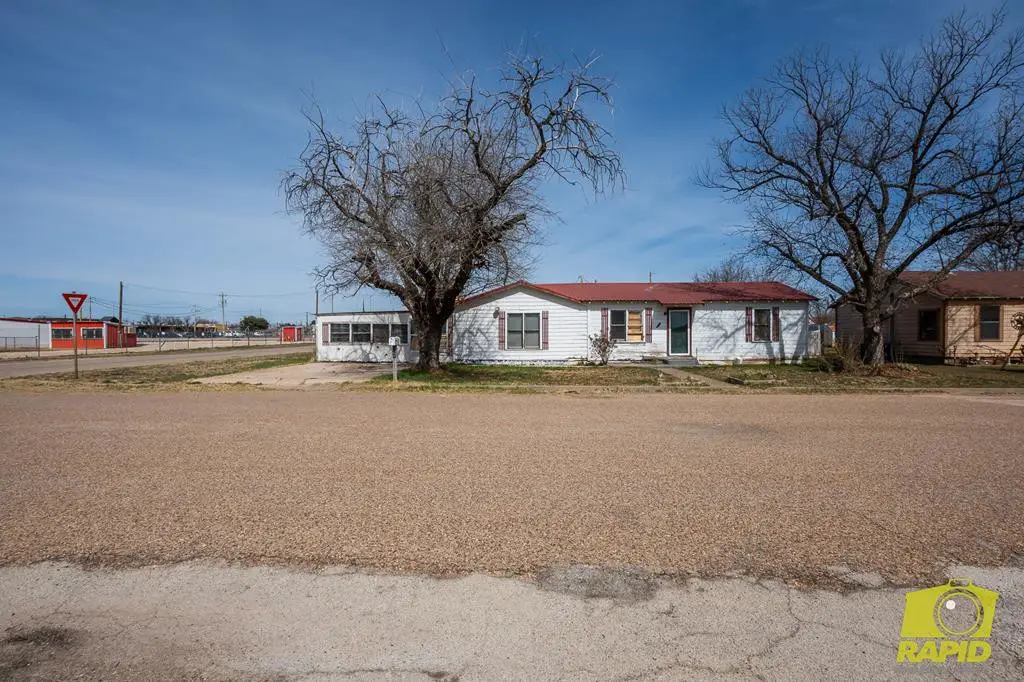 1210 N 10th Street, Ballinger, TX 76821 - #1