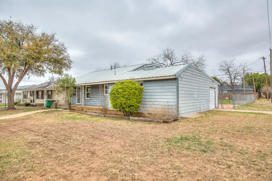 2219 W Twohig Avenue, San Angelo, TX 76901 - #2