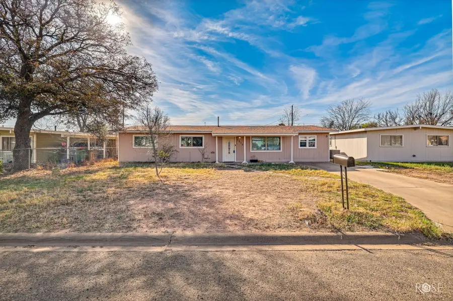 2215 Greenwood Street, San Angelo, TX 76901 - #2