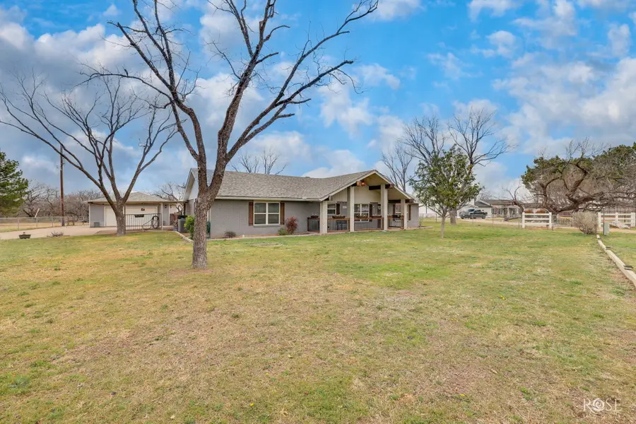 2052 Country Club Estates Circle, San Angelo, TX 76904 - #2
