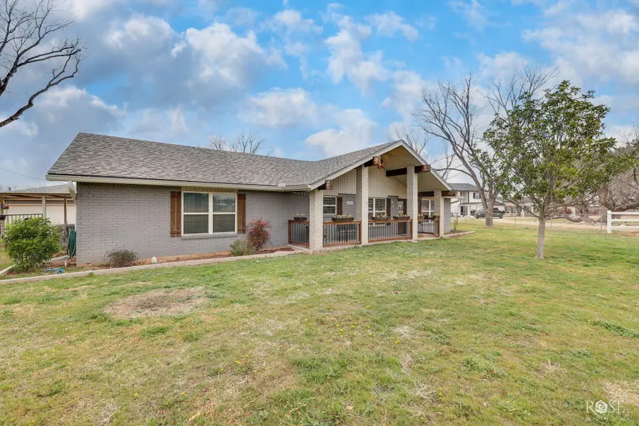 2052 Country Club Estates Circle, San Angelo, TX 76904 - #3