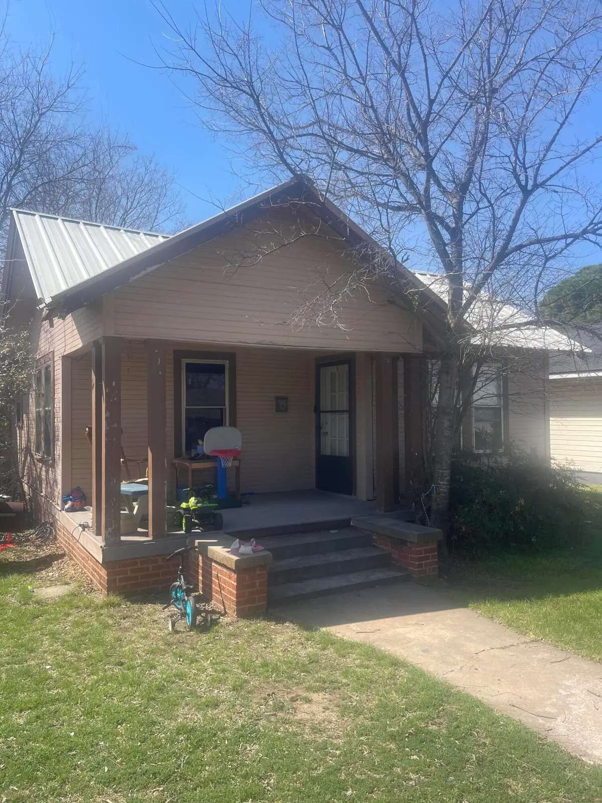 1201 N 5th Street, Ballinger, TX 76821 - #1
