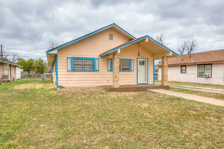 308 Sharp Avenue, Ballinger, TX 76821 - #2