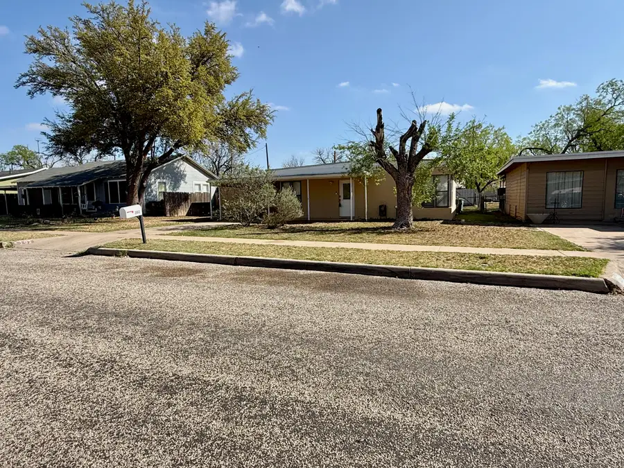 302 Midget Street, San Angelo, TX 76901 - #2