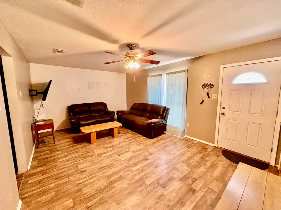 406 W 18th Street, Robert Lee, TX 76945 - #3