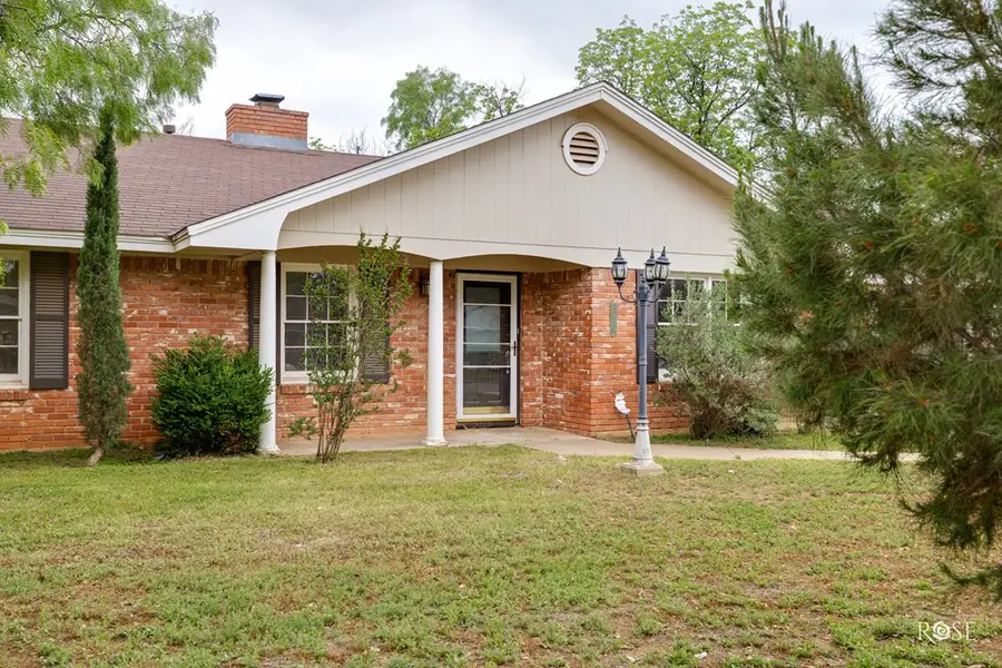 2709 Oxford Avenue, San Angelo, TX 76904 - #2