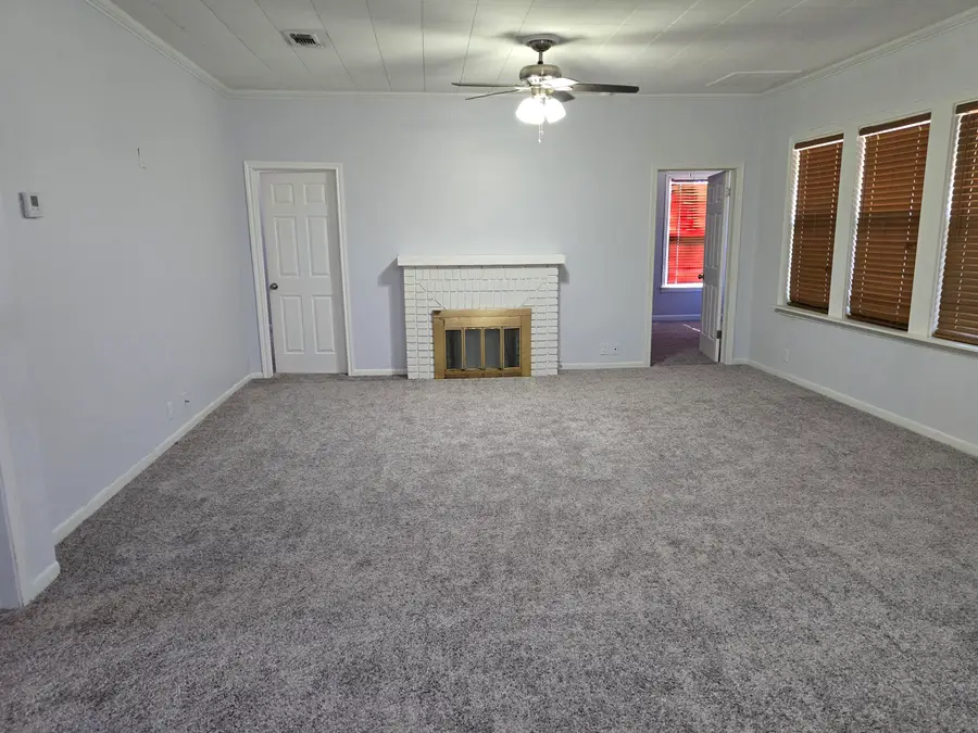 210 N Jefferson Street, San Angelo, TX 76901 - #2