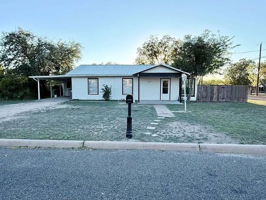 811 Akin Street, San Angelo, TX 76903 - #2