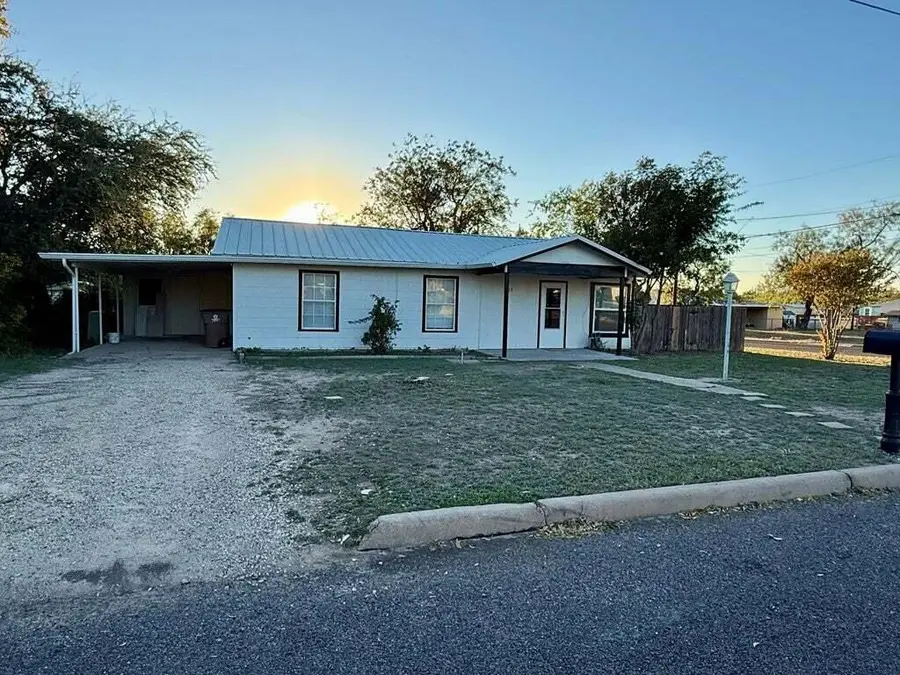 811 Akin Street, San Angelo, TX 76903 - #3