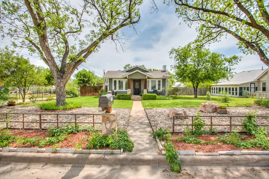717 W Washington Drive, San Angelo, TX 76903 - #2