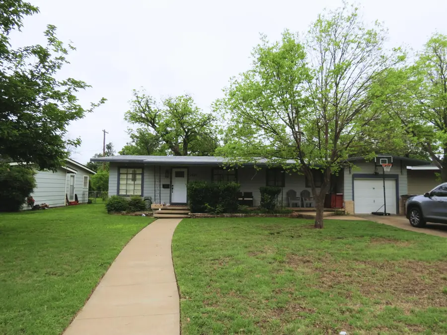 2621 Colorado Avenue, San Angelo, TX 76901 - #3