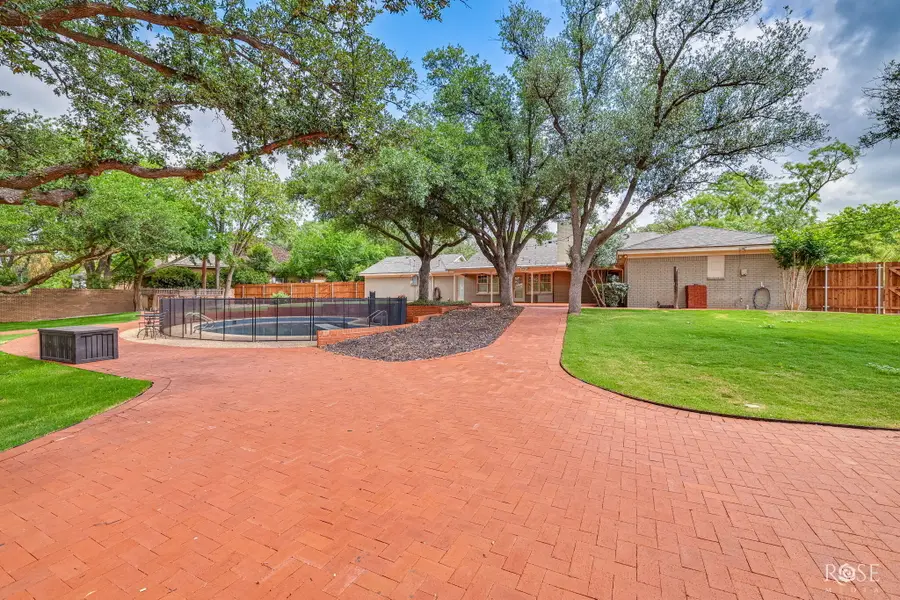 2305 Douglas Drive, San Angelo, TX 76904 - #3