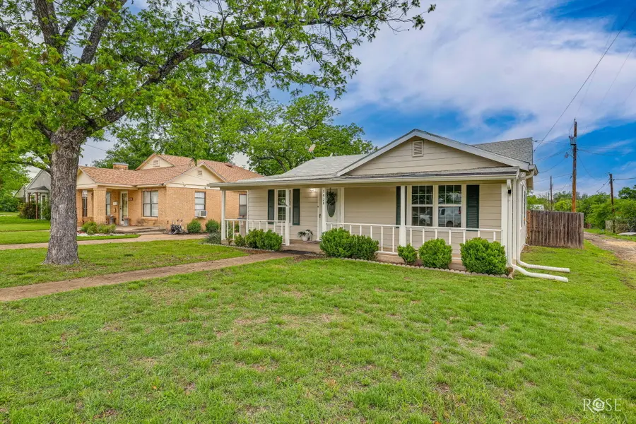 1920 W Avenue J, San Angelo, TX 76901 - #3