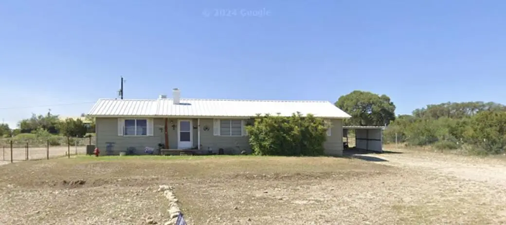 411 W Main Avenue, Mertzon, TX 76941 - #1