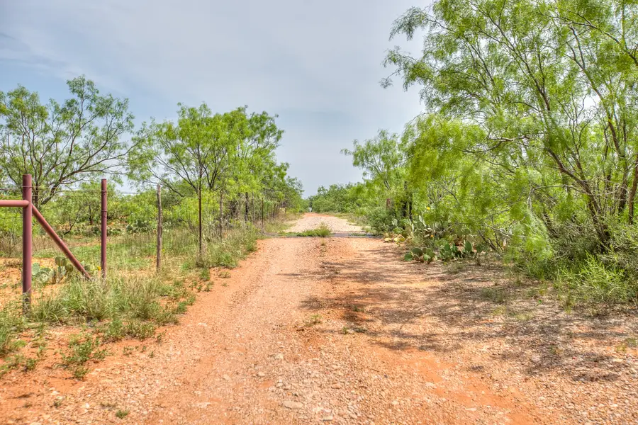 1001 Mesquite Street, Bronte, TX 76933 - #2