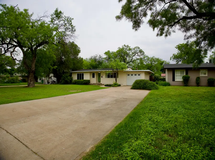 2833 W Beauregard Avenue, San Angelo, TX 76901 - #3
