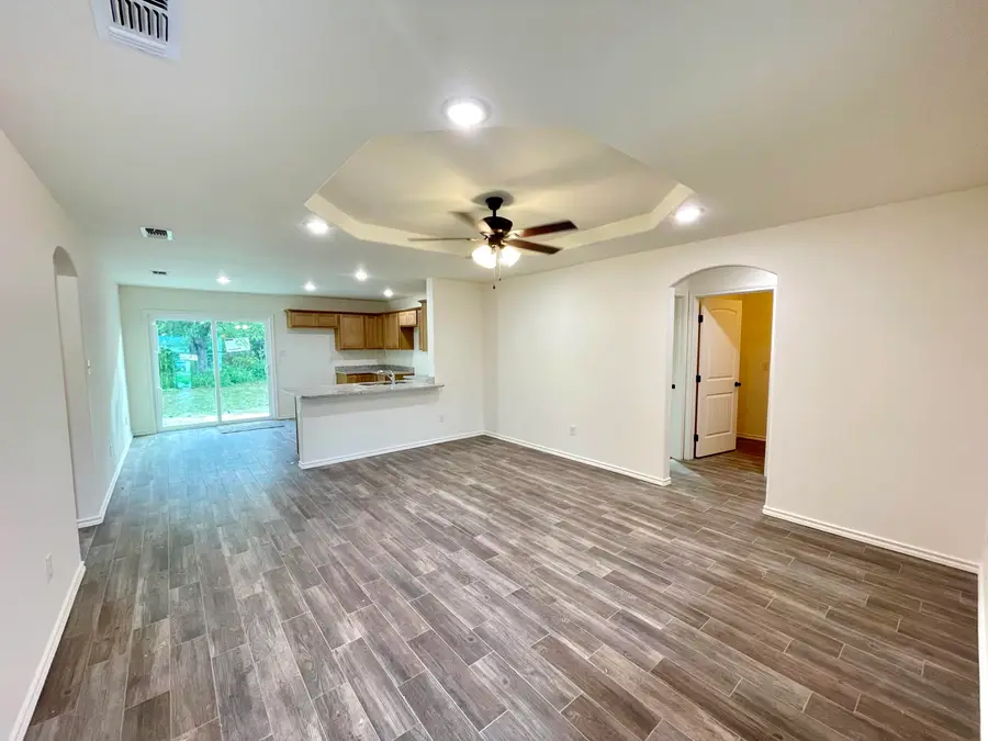 807 N Van Buren Street, San Angelo, TX 76901 - #3