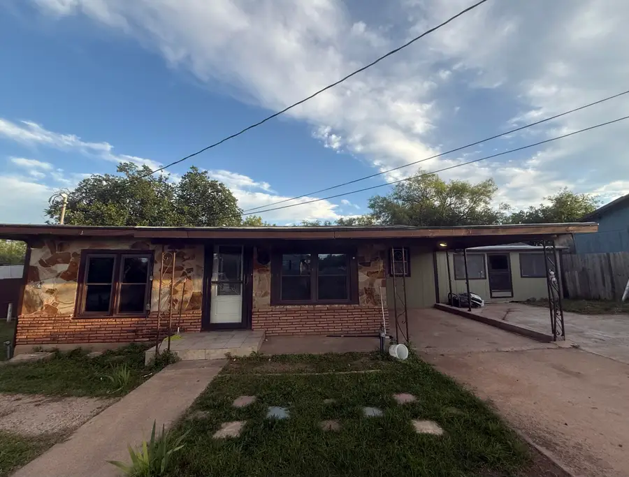 201 W Avenue W, San Angelo, TX 76903 - #2