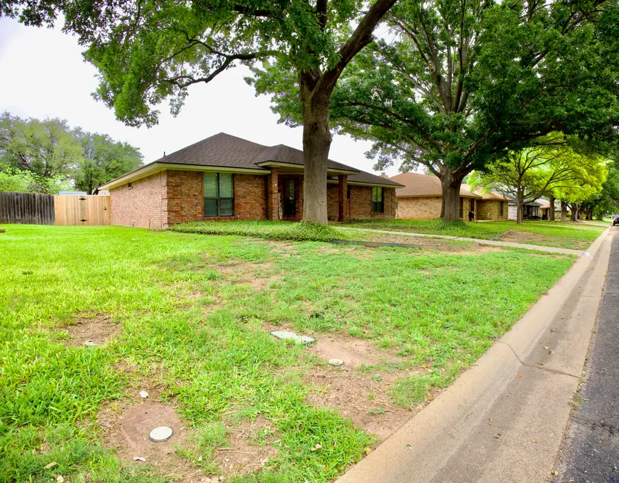 3418 Cedar Hill Drive, San Angelo, TX 76904 - #2
