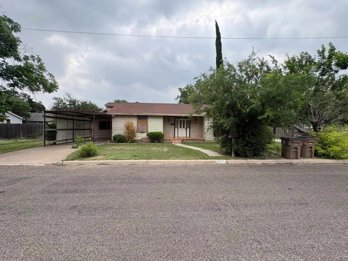 220 N Poe Street, San Angelo, TX 76903 - #1