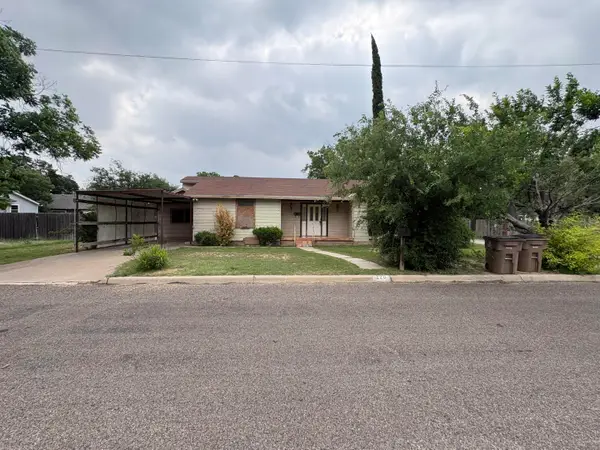 220 N Poe Street, San Angelo, TX 76903