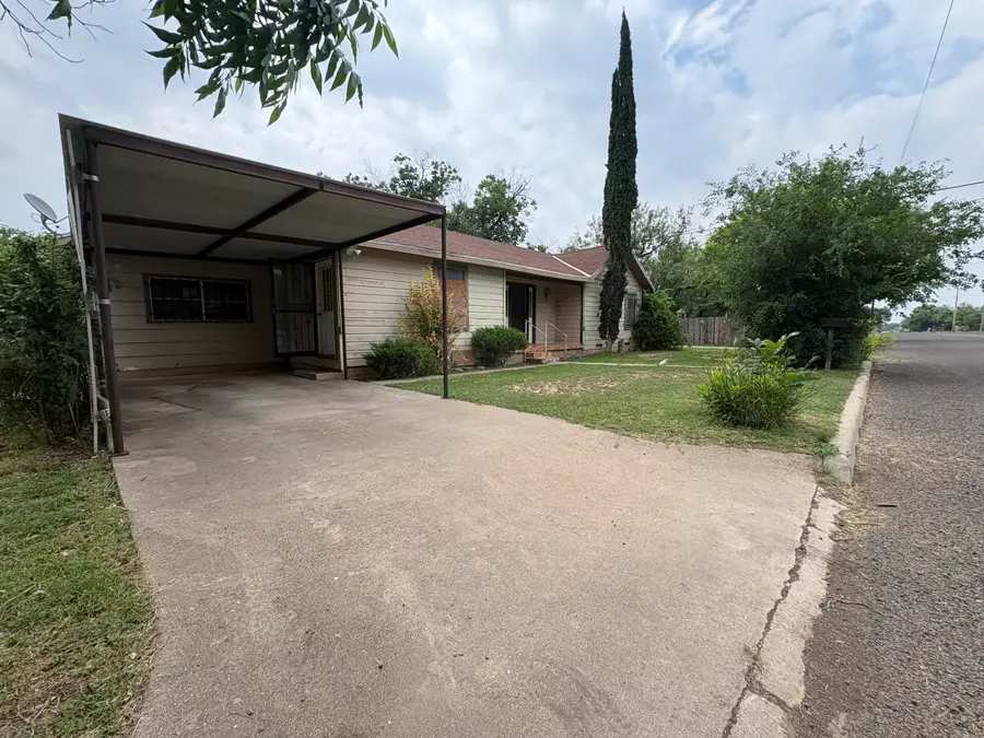 220 N Poe Street, San Angelo, TX 76903 - #3