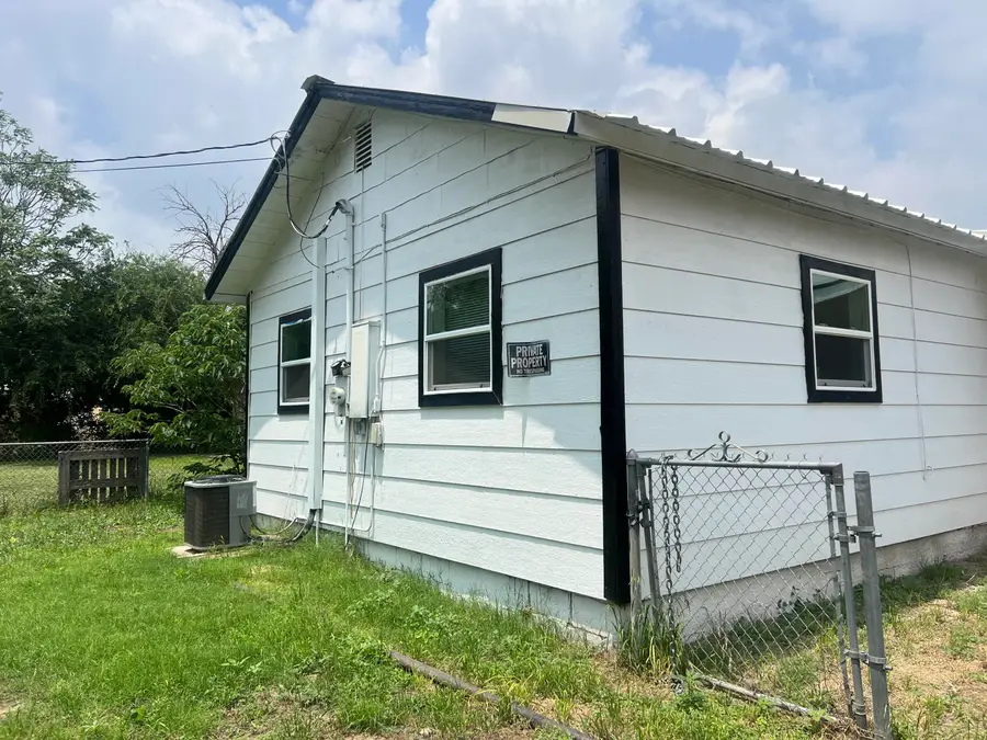 33 E 12th Street, San Angelo, TX 76903 - #3