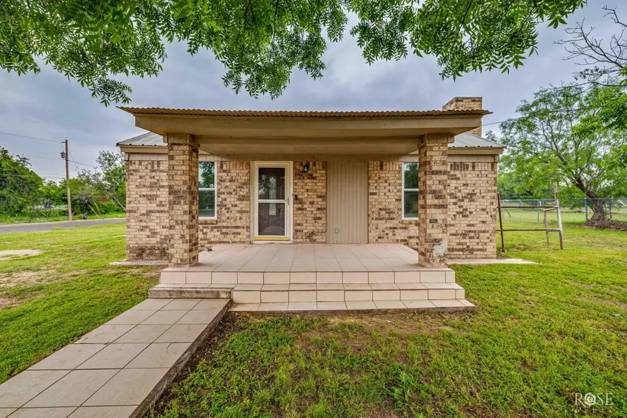 1721 E Harris Avenue, San Angelo, TX 76905 - #2