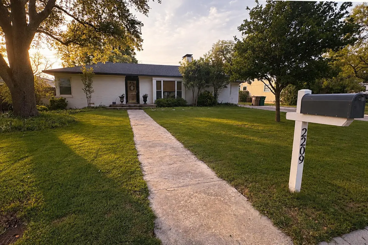 2209 Live Oak Street, San Angelo, TX 76901 - #1