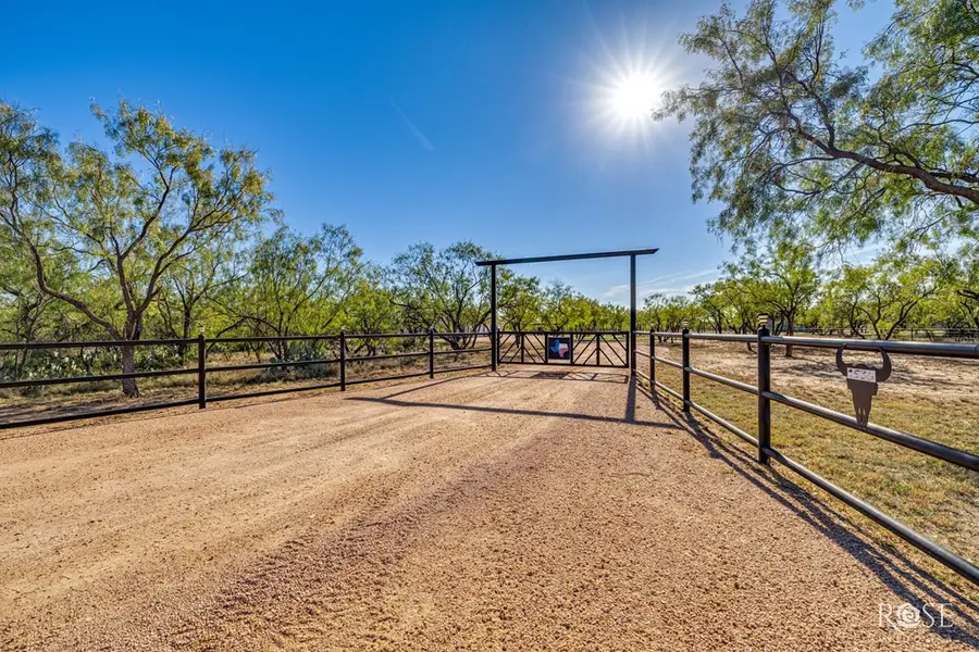 9535 Iron Spoke Trail, Carlsbad, TX 76934 - #2