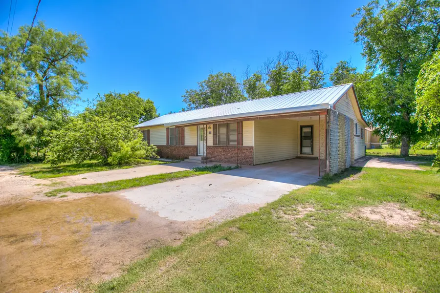 805 Sycamore Street, Miles, TX 76861 - #2