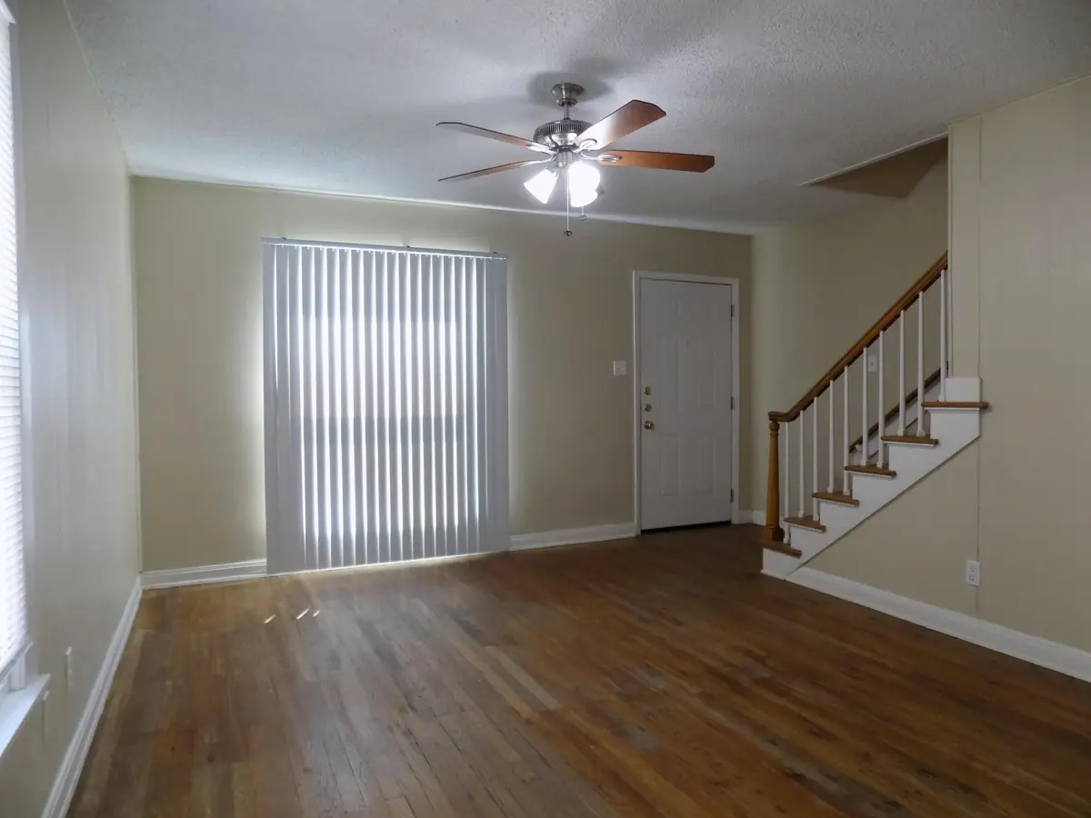 330 W Avenue C, San Angelo, TX 76903 - #1