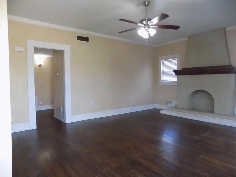 101 N Jackson Street, San Angelo, TX 76901 - #2