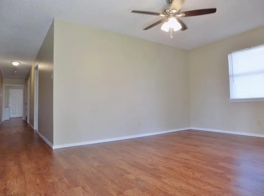 702 E Highland Boulevard, San Angelo, TX 76903 - #2