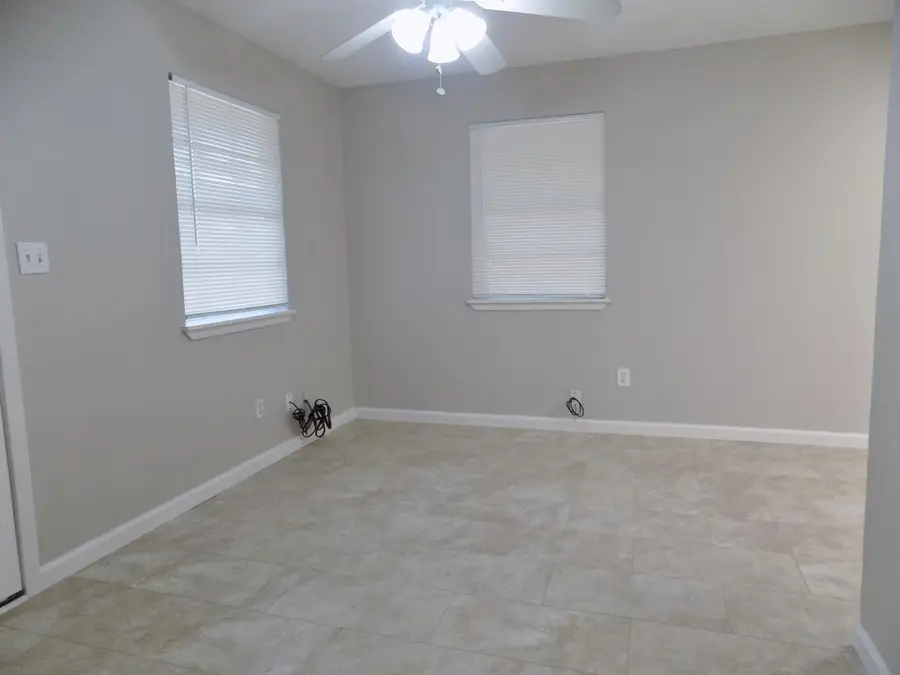 712 E Highland Boulevard, San Angelo, TX 76903 - #2