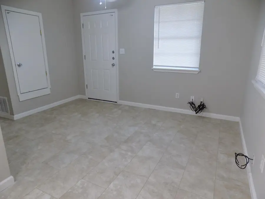 712 E Highland Boulevard, San Angelo, TX 76903 - #3