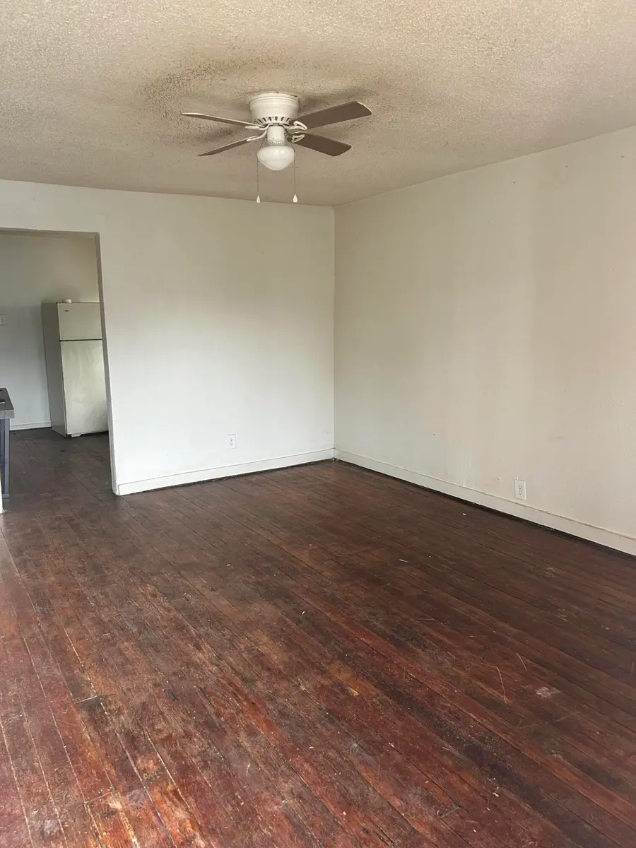 207 W 25th Street, San Angelo, TX 76903 - #2