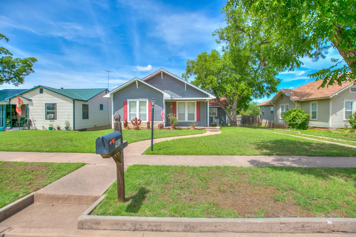 902 N 6th Street, Ballinger, TX 76821 - #1