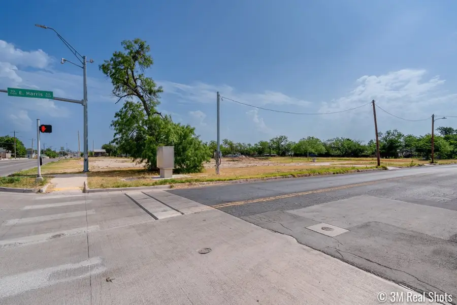 6 N Bell Street, San Angelo, TX 76903 - #3