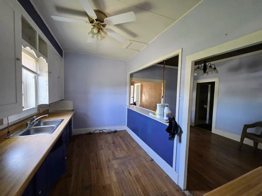 112 W Fleming Avenue, Mertzon, TX 76941 - #3