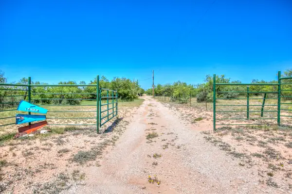 14274 Deer Valley Drive, Carlsbad, TX 76934