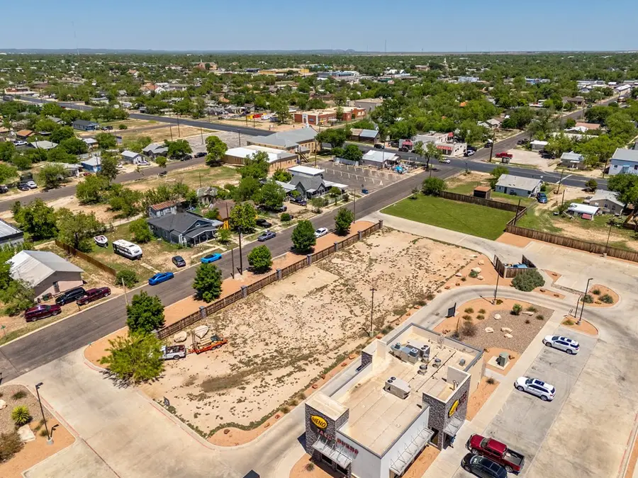 330 W 9th Street, San Angelo, TX 76903 - #2