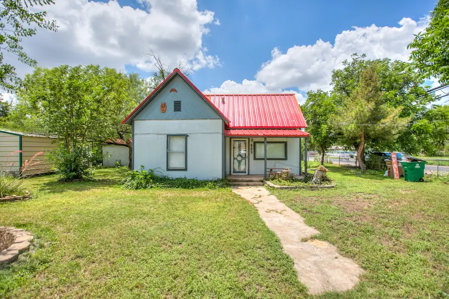 803 E 17th Street, San Angelo, TX 76903 - #2